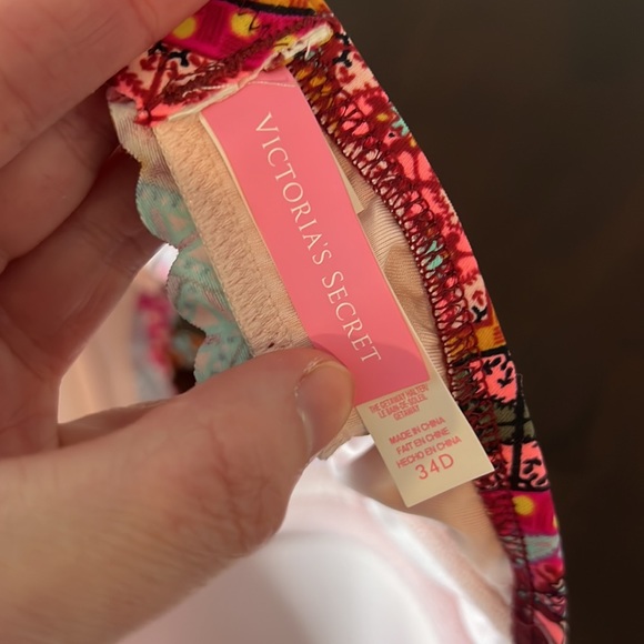 Victoria’s Secret Swimsuit Top - Picture 3 of 3